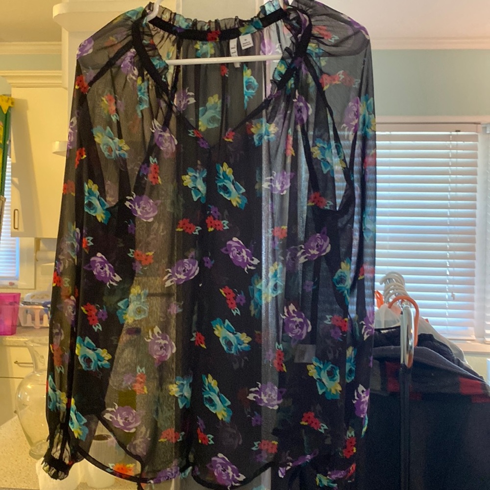Sheer flower blouse size med